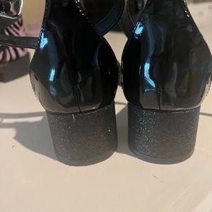 EUC girls dress shoes